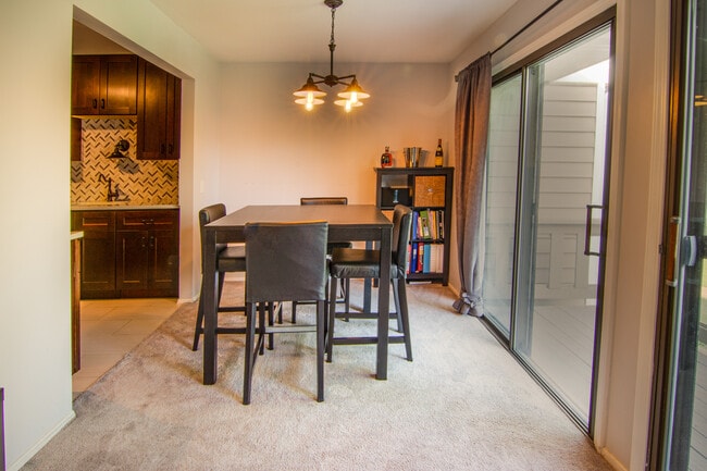 Dining Room - 55 Lambert Dr Unit C2
