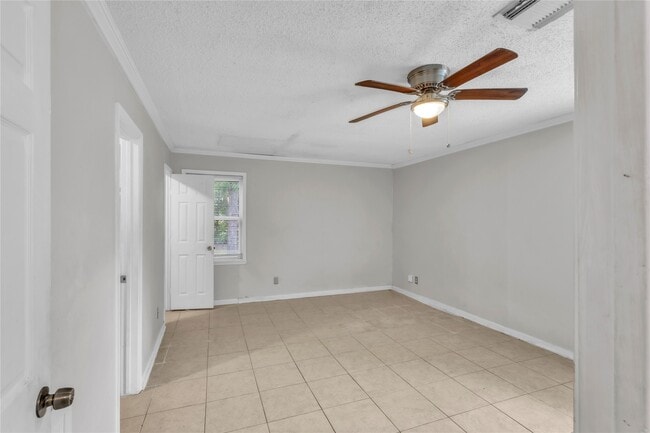 Building Photo - 11515 Duane St