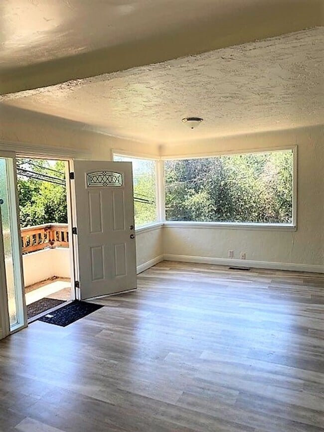 Photo - Spacious Home in Shasta Lake City!!