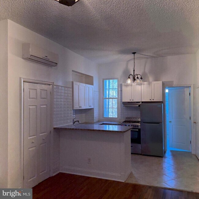 Photo - 753 S 22nd St Unit 2ND, FL.
