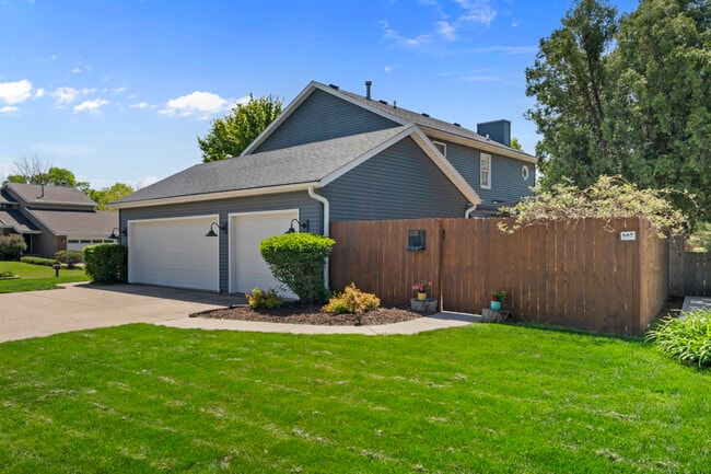 Photo - 4690 Lindbergh Dr
