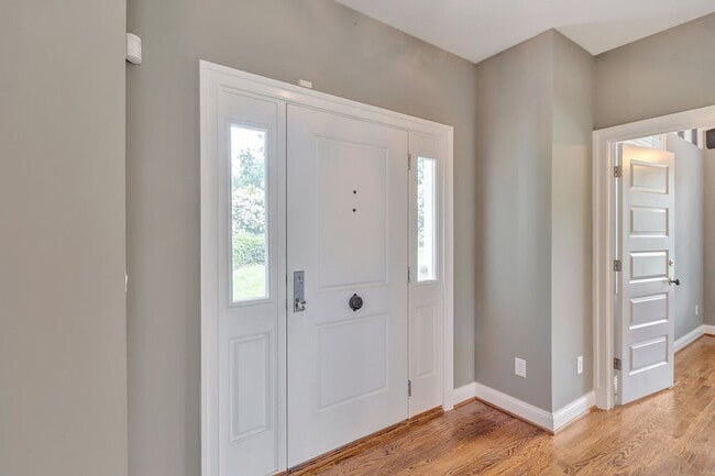 Photo - 2 Bedroom House with Attached Garage in Earlysville