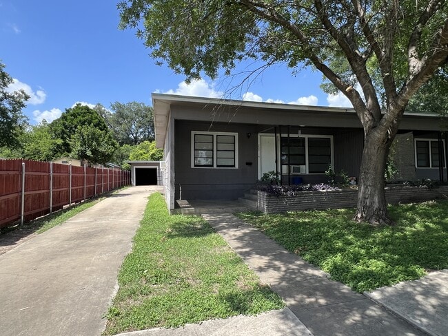 Photo - 233 Arvin Dr