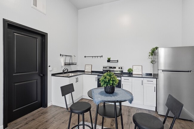 Photo - 180 Lyman St Unit 180