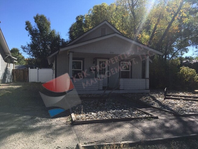 Photo - 210 Alamosa Ave House