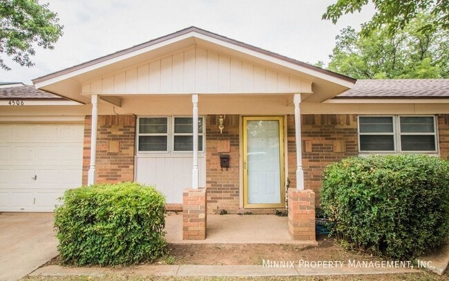 Photo - 4506 61st St