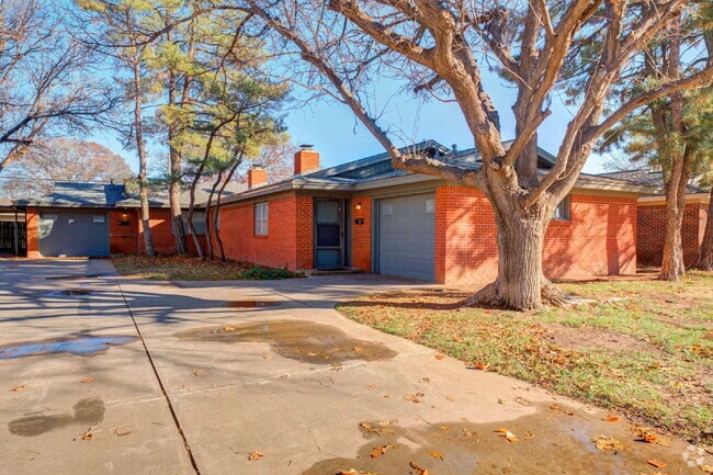 Building Photo - Wonderful 2 Bedroom 1.5 Bathroom Duplex!!! Unit A Rental