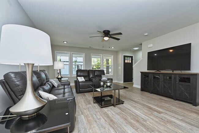 Photo - 146 N Trigg Ave