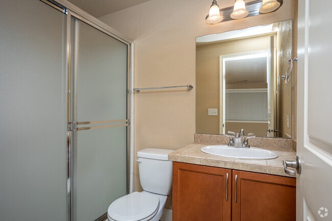 2BR, 2BA - 950SF