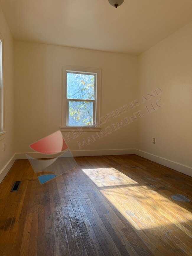 Photo - 38 Cascade Ave