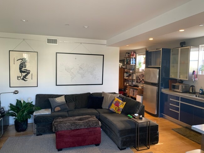 Living room and hallway - 780 Dolores St Unit 780B