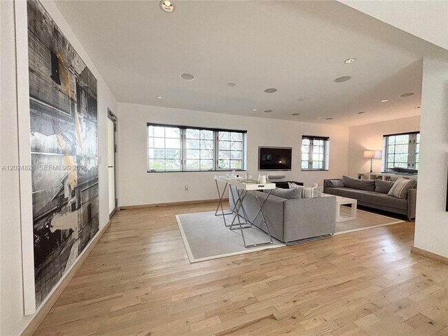 Photo - 1520 Michigan Ave Unidad 1
