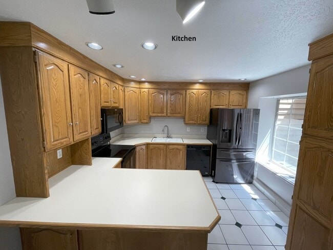 Photo - 836 Pond View Way