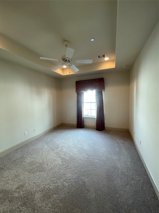 Photo - 4031 Bellefontaine Unit 127