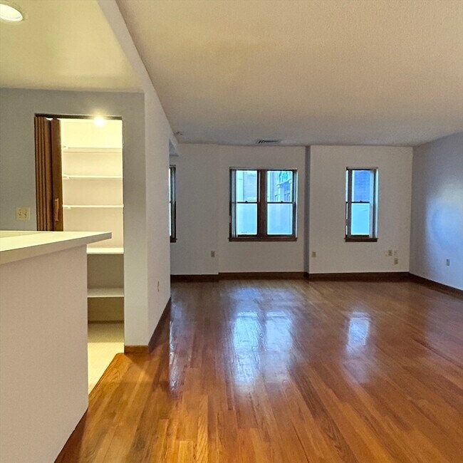 Photo - 28 Parkman St Unit 2