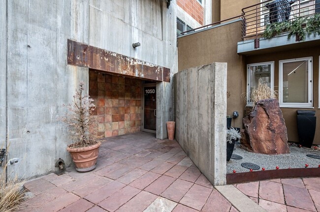 Photo - Beautiful Golden Triangle Loft! Unidad 406
