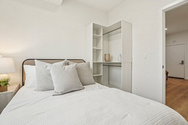 8733 Reading Ave - The Stride