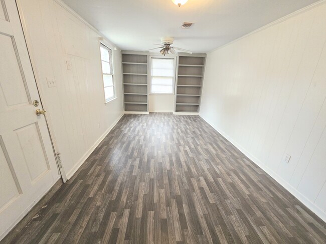 Photo - 204 W Park Ave