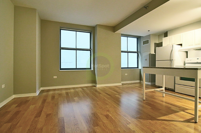 Photo - 175 W Randolph St Rental