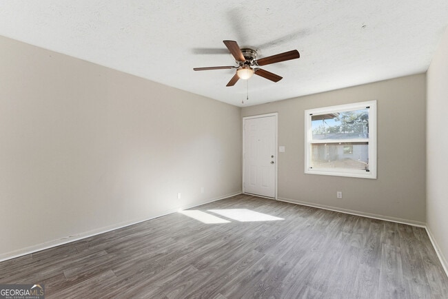 Photo - 558 College St Unidad A-12