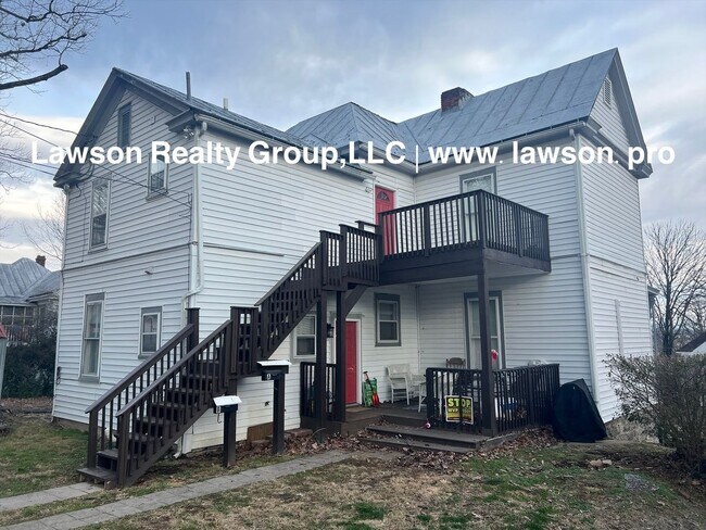 Photo - 360 Mountain Ave SW Unit Mountain 360  B (Upper)