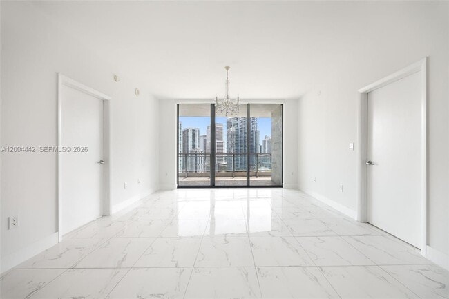 Photo - 90 SW 3rd St Unidad 2602