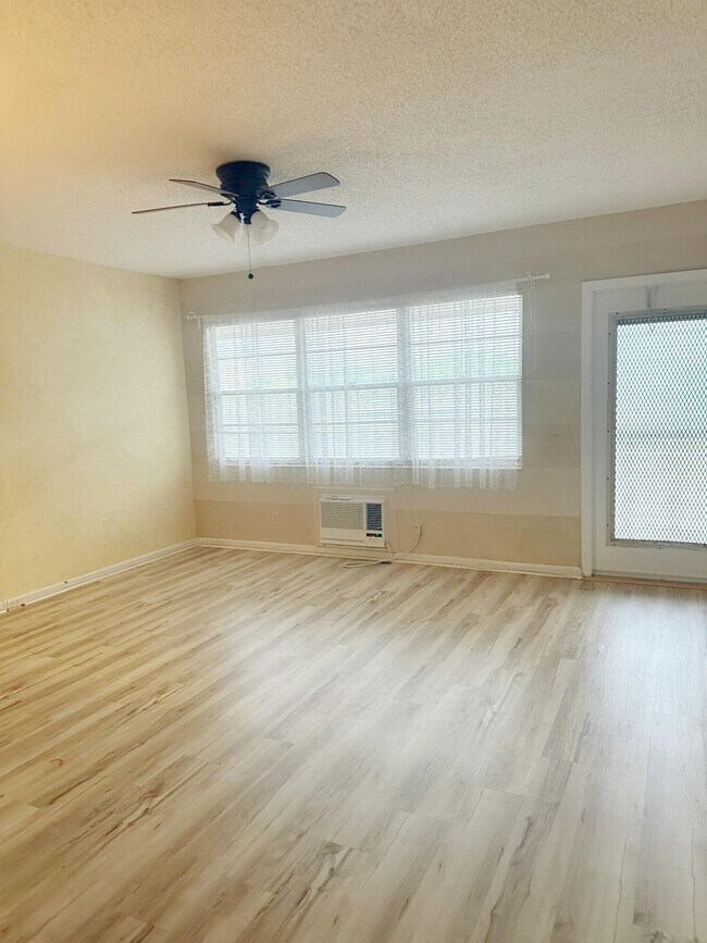 Photo - 161 Ventnor Dr Unit 161