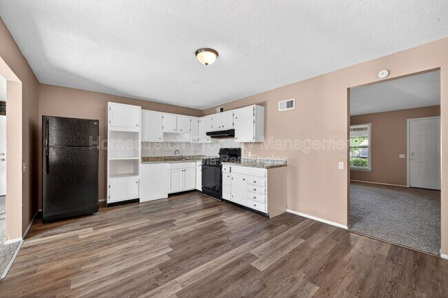 Photo - 1310 Petite Dr