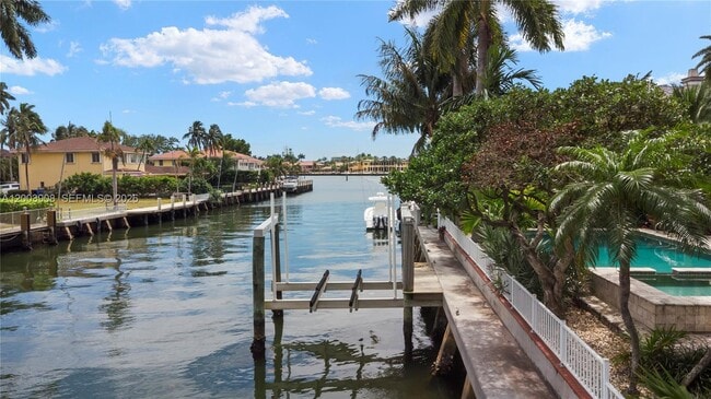 Photo - 700 Coral Way