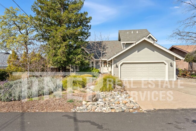 Granite Bay 3 Bedroom Home steps from Fols... - Granite Bay 3 Bedroom Home steps from Fols...