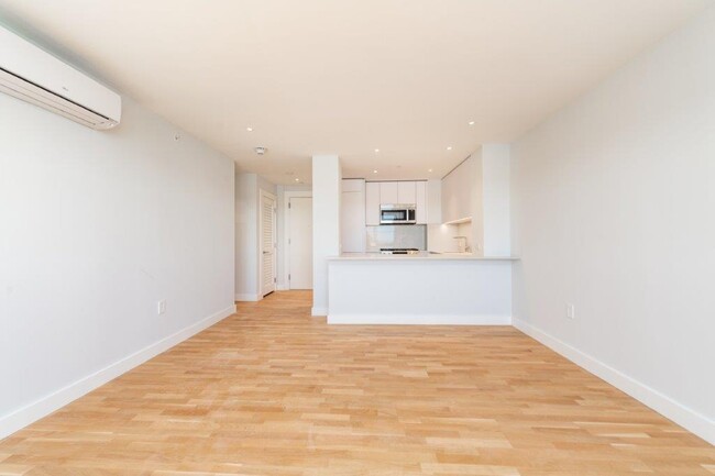 Building Photo - 1430 Columbia Rd Unit 16G Rental