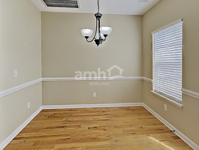 Photo - 8013 Mandan Dr