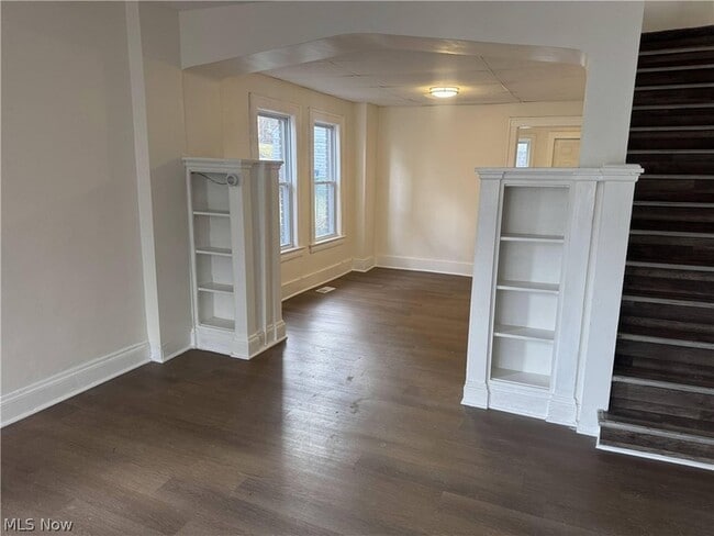 Photo - 3242 Sycamore Rd Unit Left Side