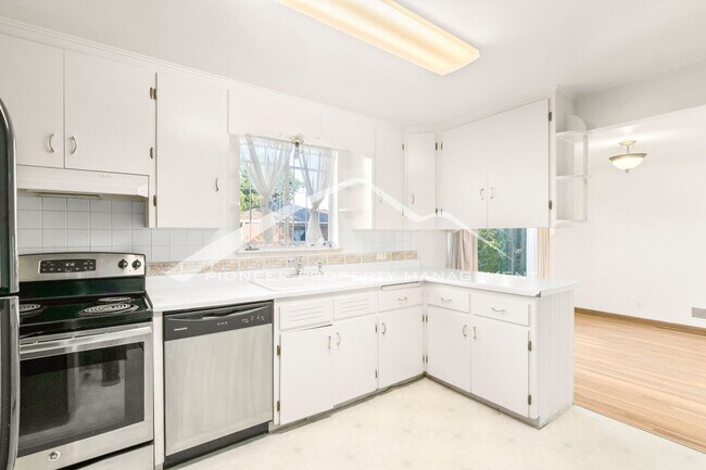 Photo - Spacious Duplex with Central AC and Washer...