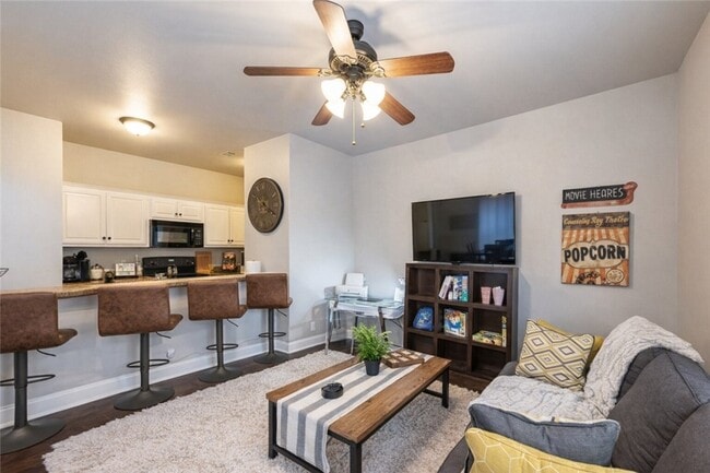 Photo - 1123 S Tottenham Ct