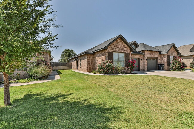 Photo - 2005 102nd St