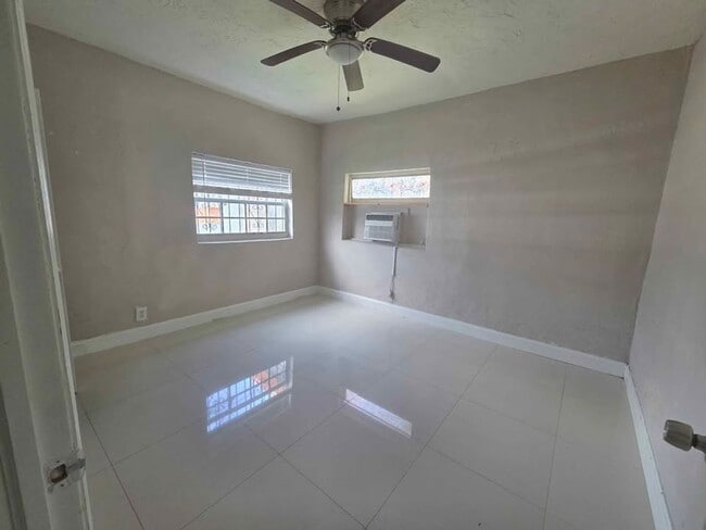 Photo - 5575 NW 7th Ave Unit 3