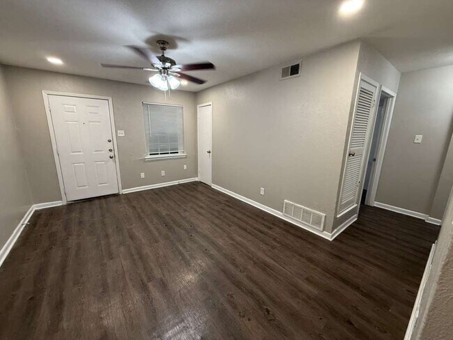 Photo - 2522 Normont Cir