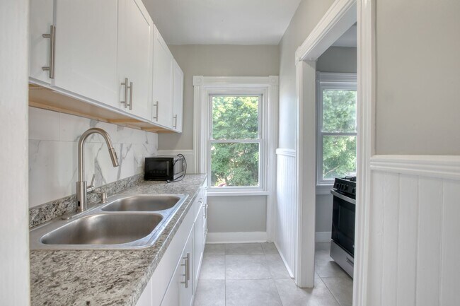 Photo - 325 Chestnut St Unit 3rd Floor