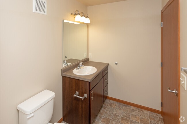 2BR, 2BA - 1,215SF
