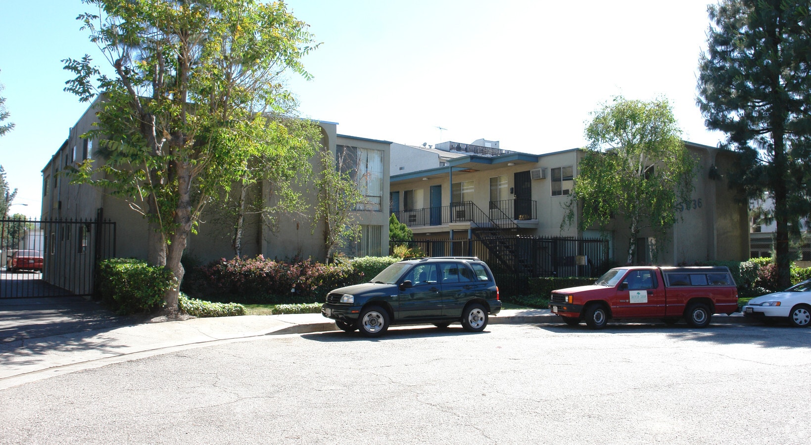 Photo - 15636 Valerio St