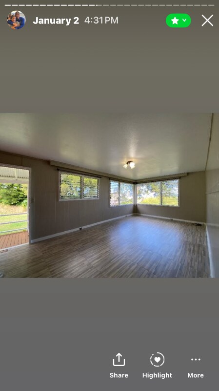 Photo - 45-579-579 Loke St