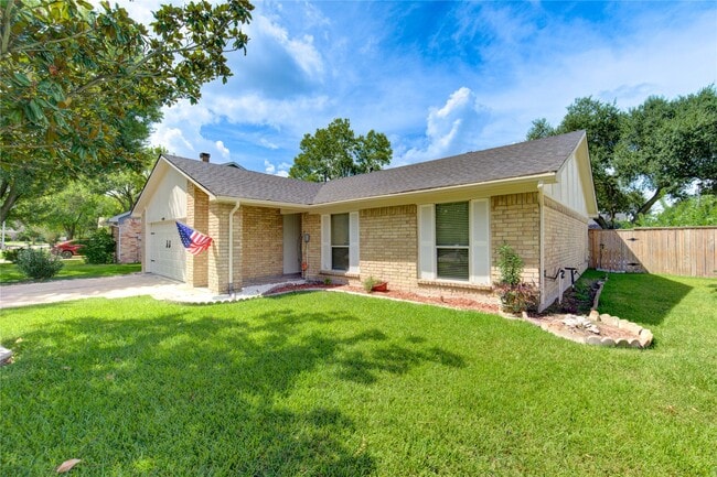 Photo - 3702 Royal Manor Dr