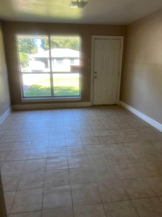 Photo - 416 E Cedar St