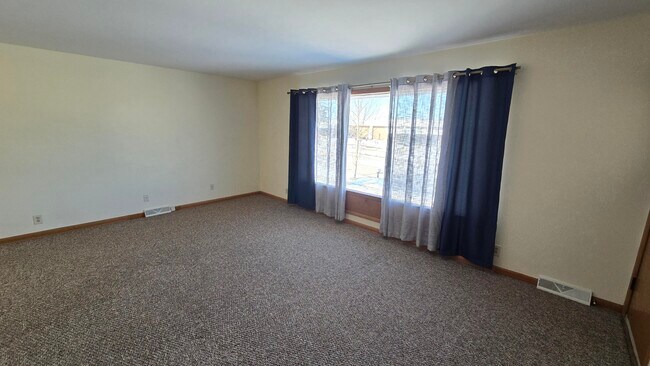 Photo - 11325 W Center St