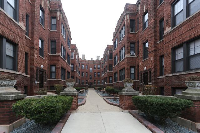 Building Photo - 4333 N Wolcott Ave Unit 6C