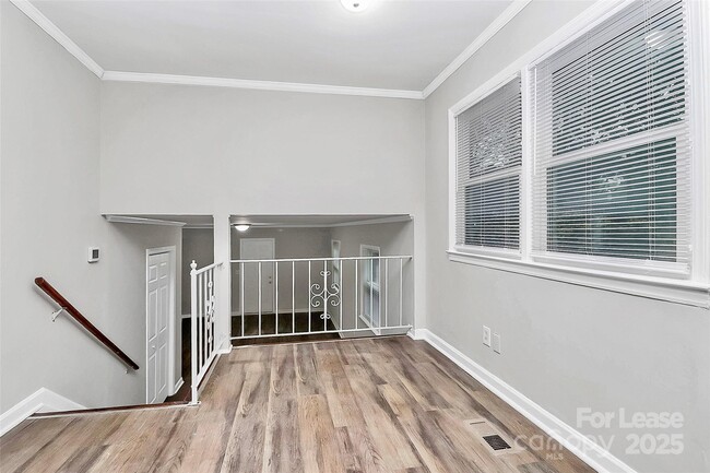 Photo - 911 Bannister Pl