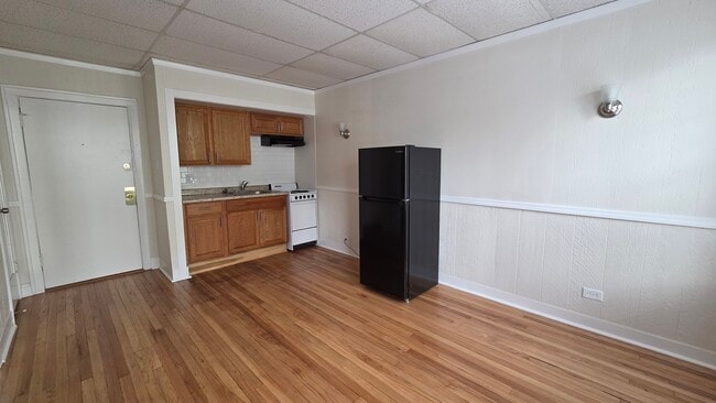 Photo - 1442 W Howard St