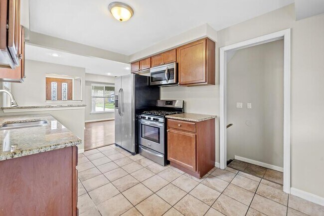 Photo - 15726 Poplar St