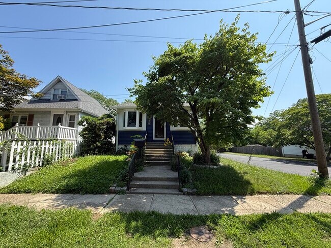 Photo - 139 Grant Ave House